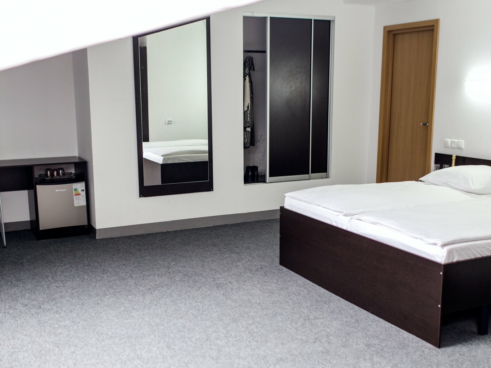 Трехместный номер «Комфорт» с душем