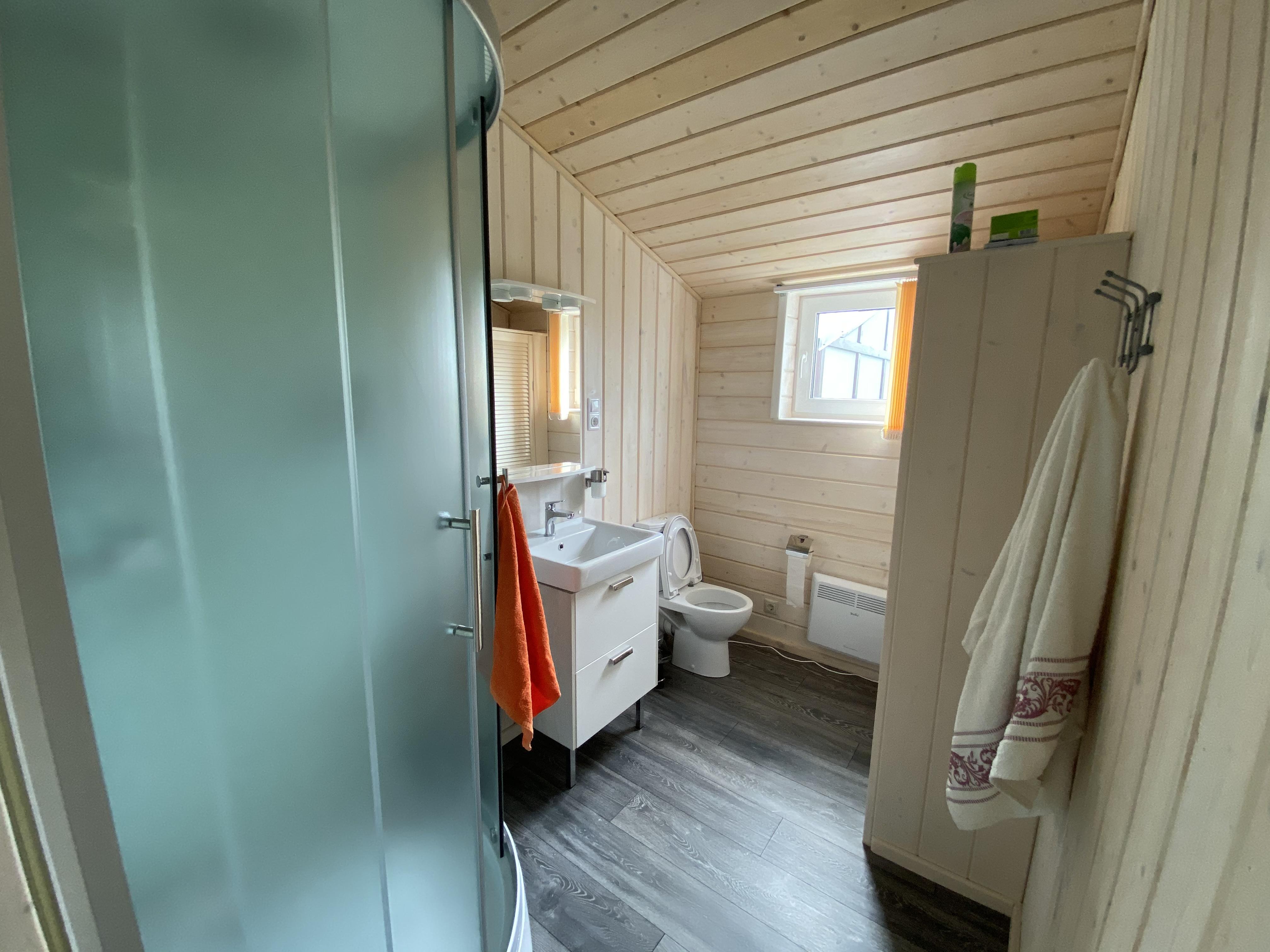 Семейный номер с душем