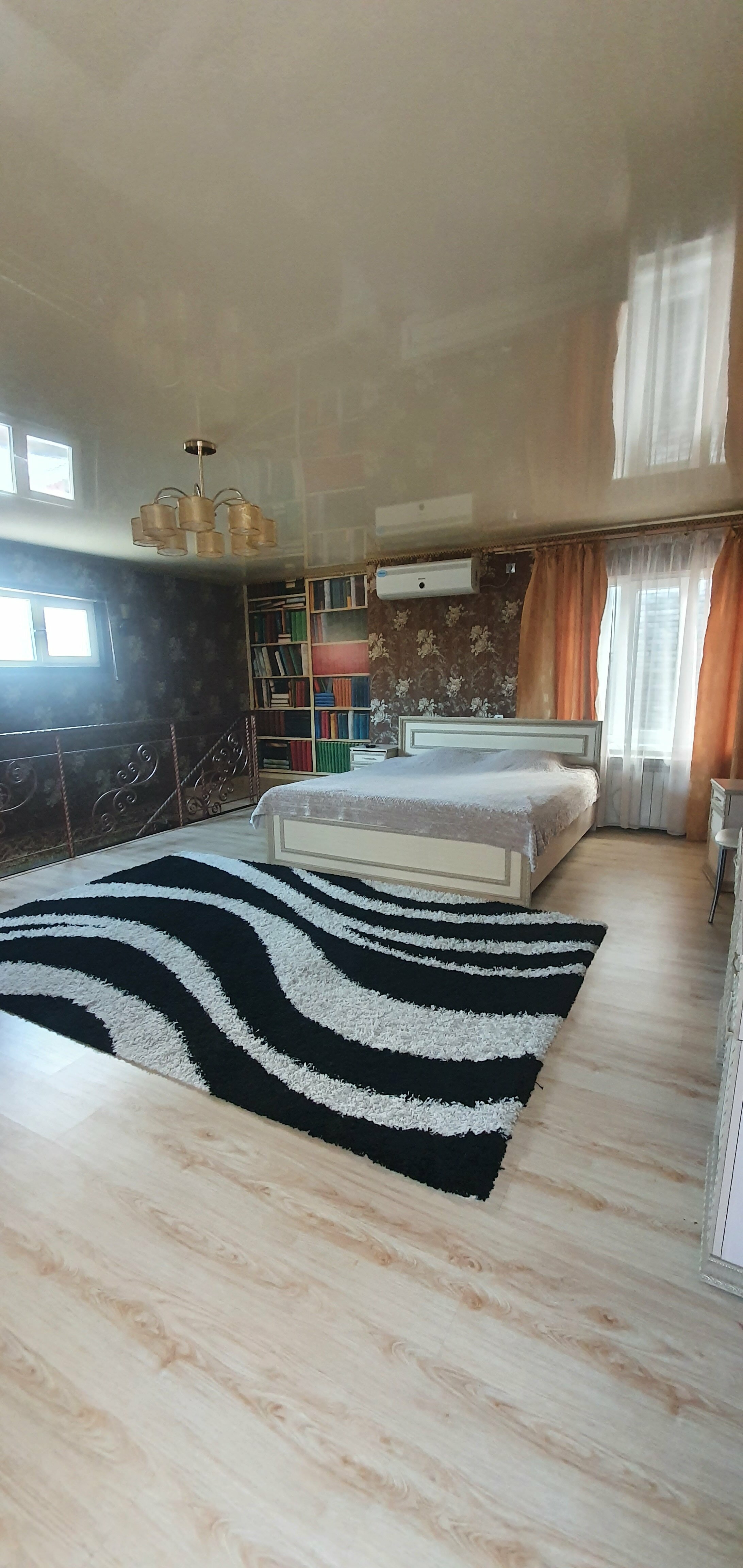 Односпальная кровать в общем мужском номере