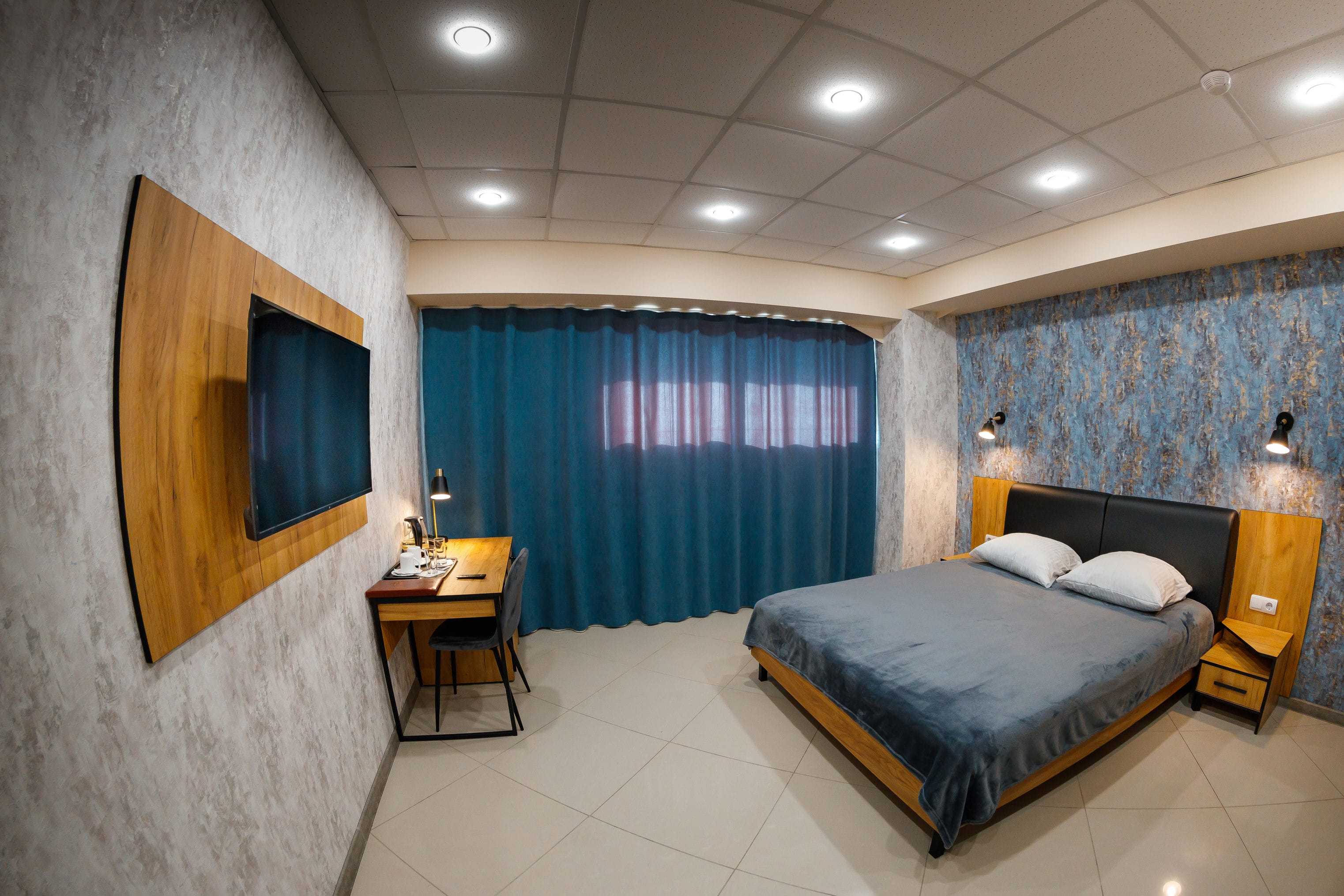 Номер с собственной ванной комнатой вне номера (с диваном)