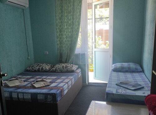 Трехместный номер с балконом