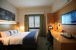 Двухместный номер Standard двуспальная кровать в Holiday Inn Express Dubai Airport