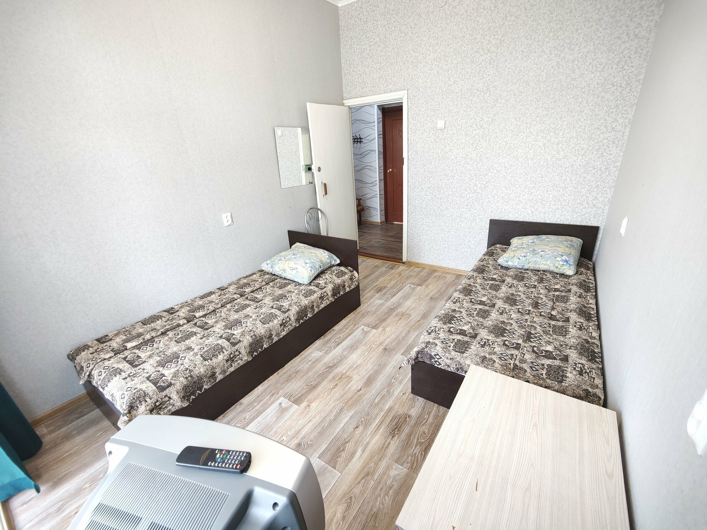 Четырехместный номер с душем