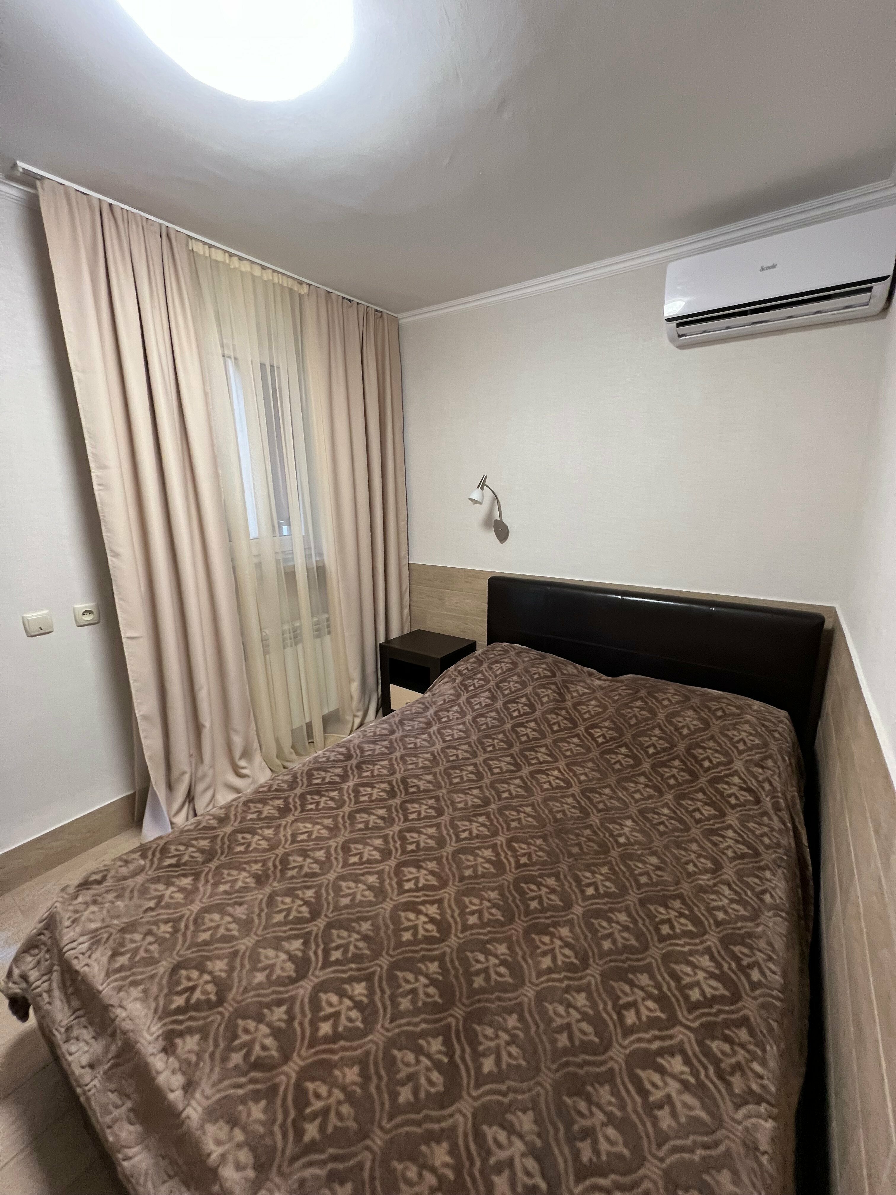 Двухместный номер с 1 кроватью или 2 отдельными кроватями и общей ванной комнатой