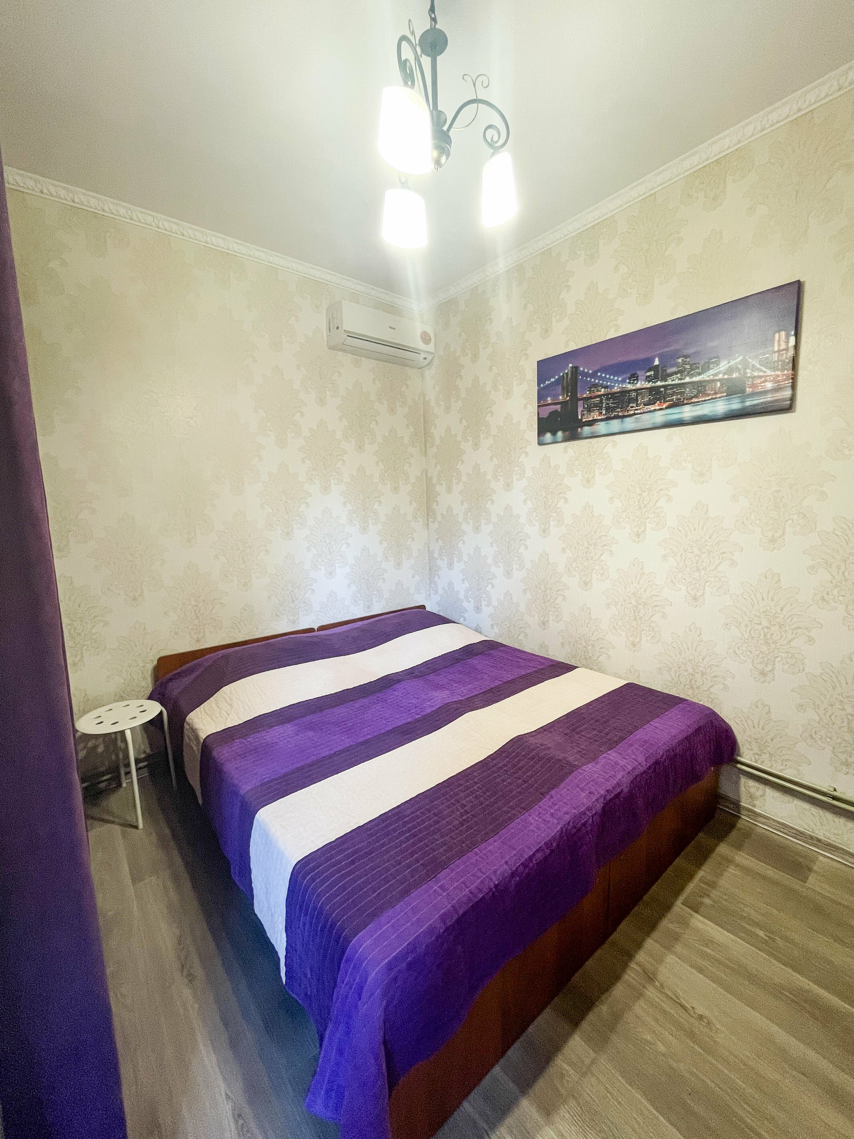 Двухместный номер с 1 кроватью или 2 отдельными кроватями и общей ванной комнатой