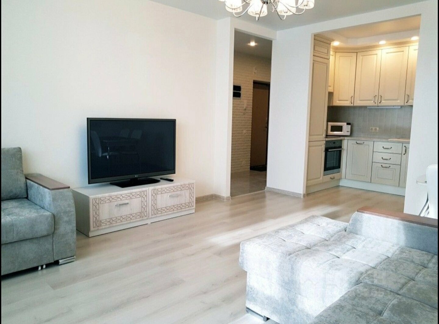 Апартаменты c отдельной спальней и прямым видом на Чашу и Казанский Кремль (двухспальная кровать + двухспальный диван + односпальный диван)