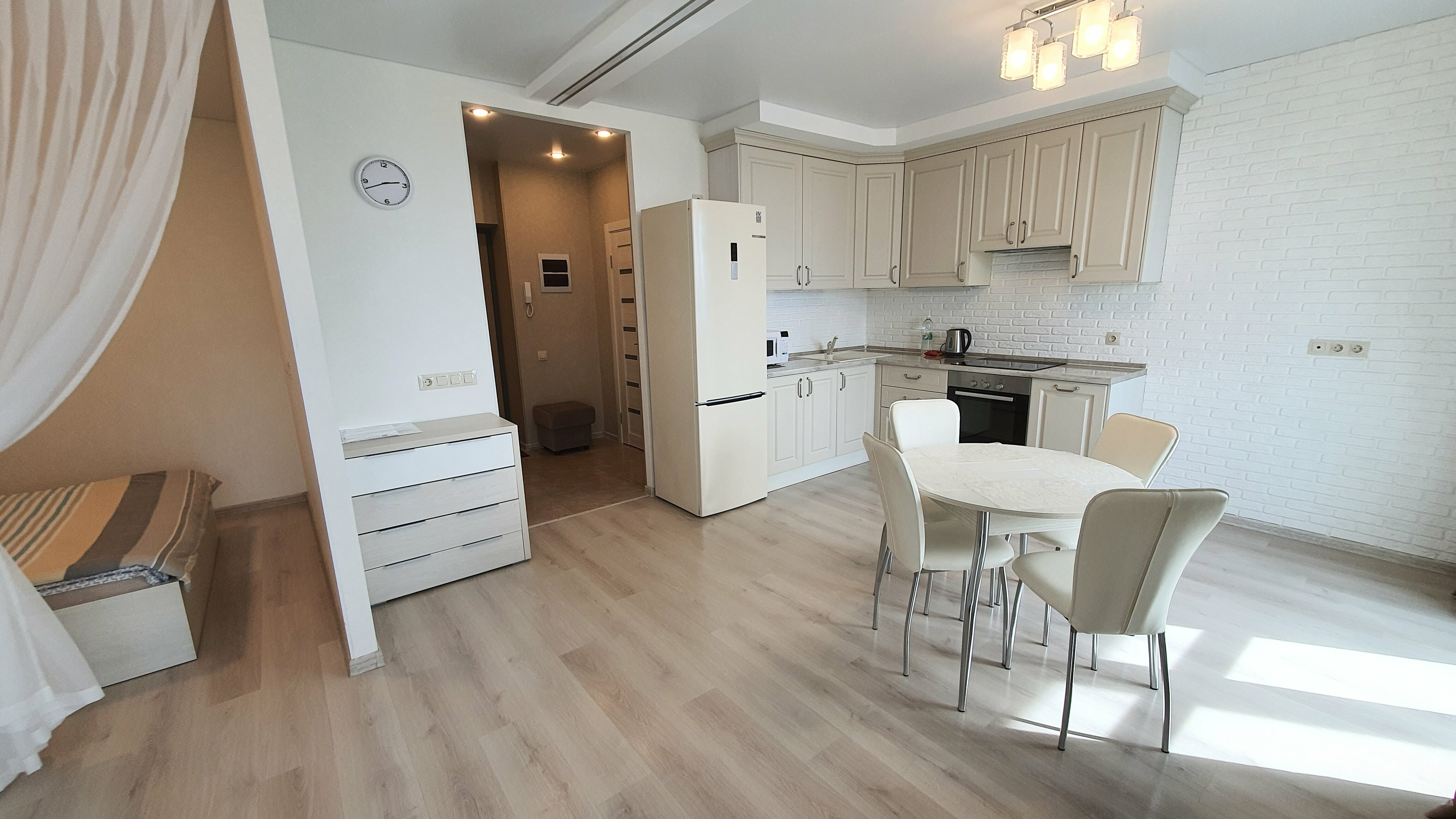 Апартаменты с видом на набережную и Казанский Кремль (двухспальная кровать + двухспальный диван)