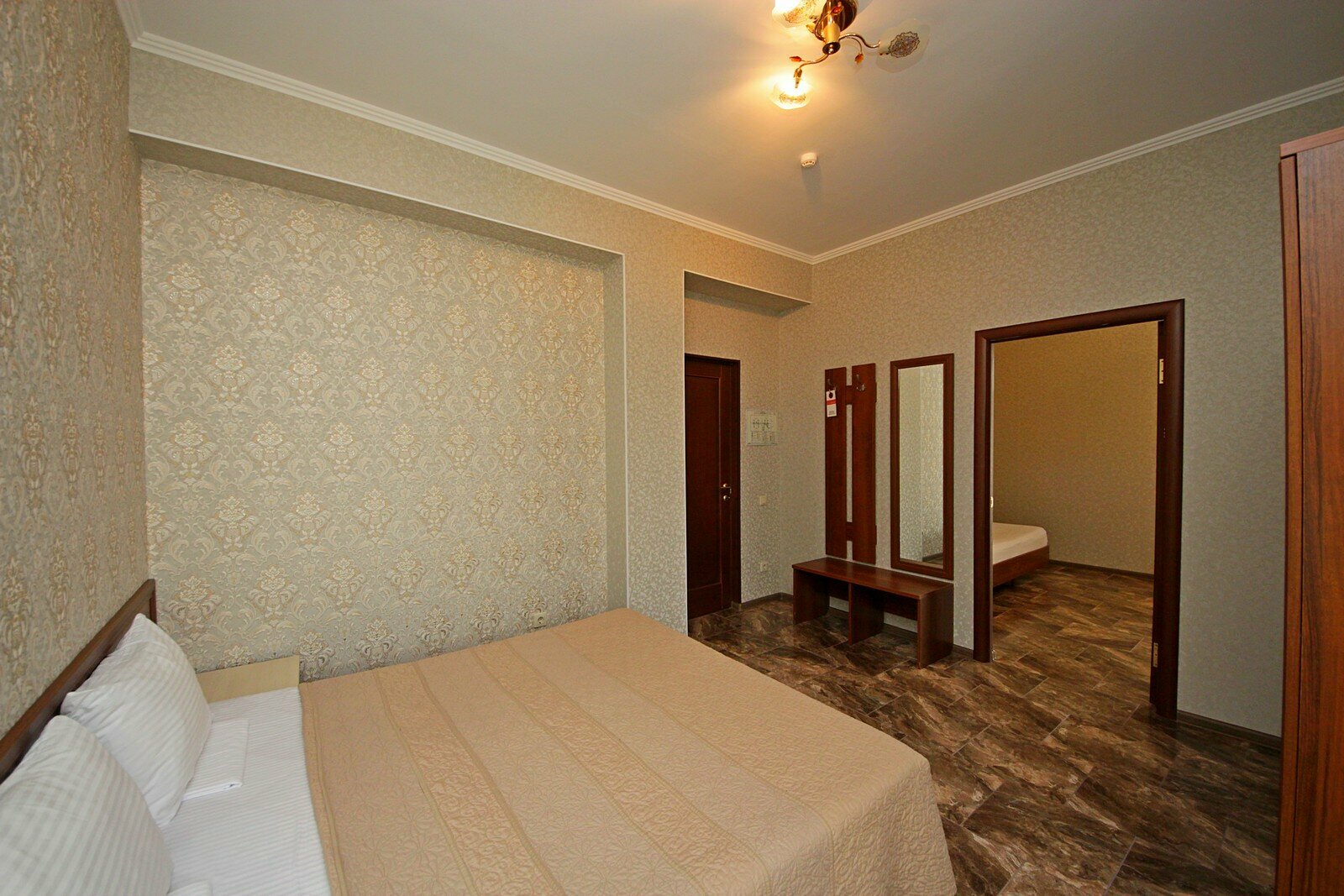 Люкс с видом на бассейн