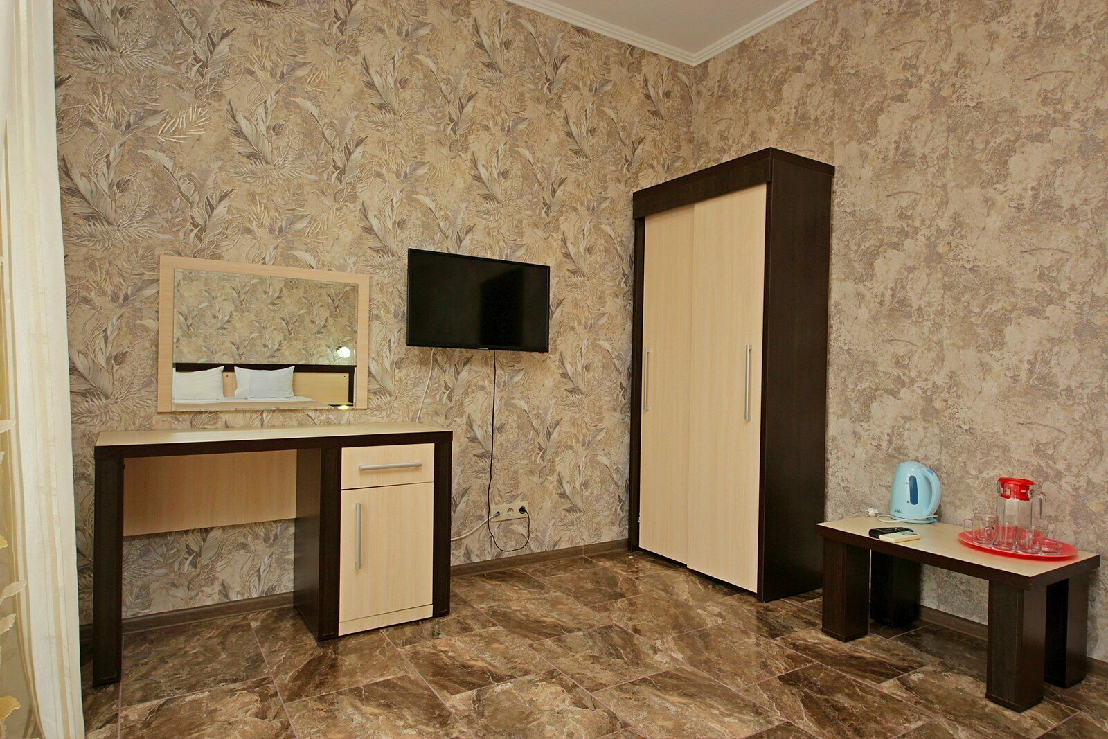 Люкс с видом на бассейн