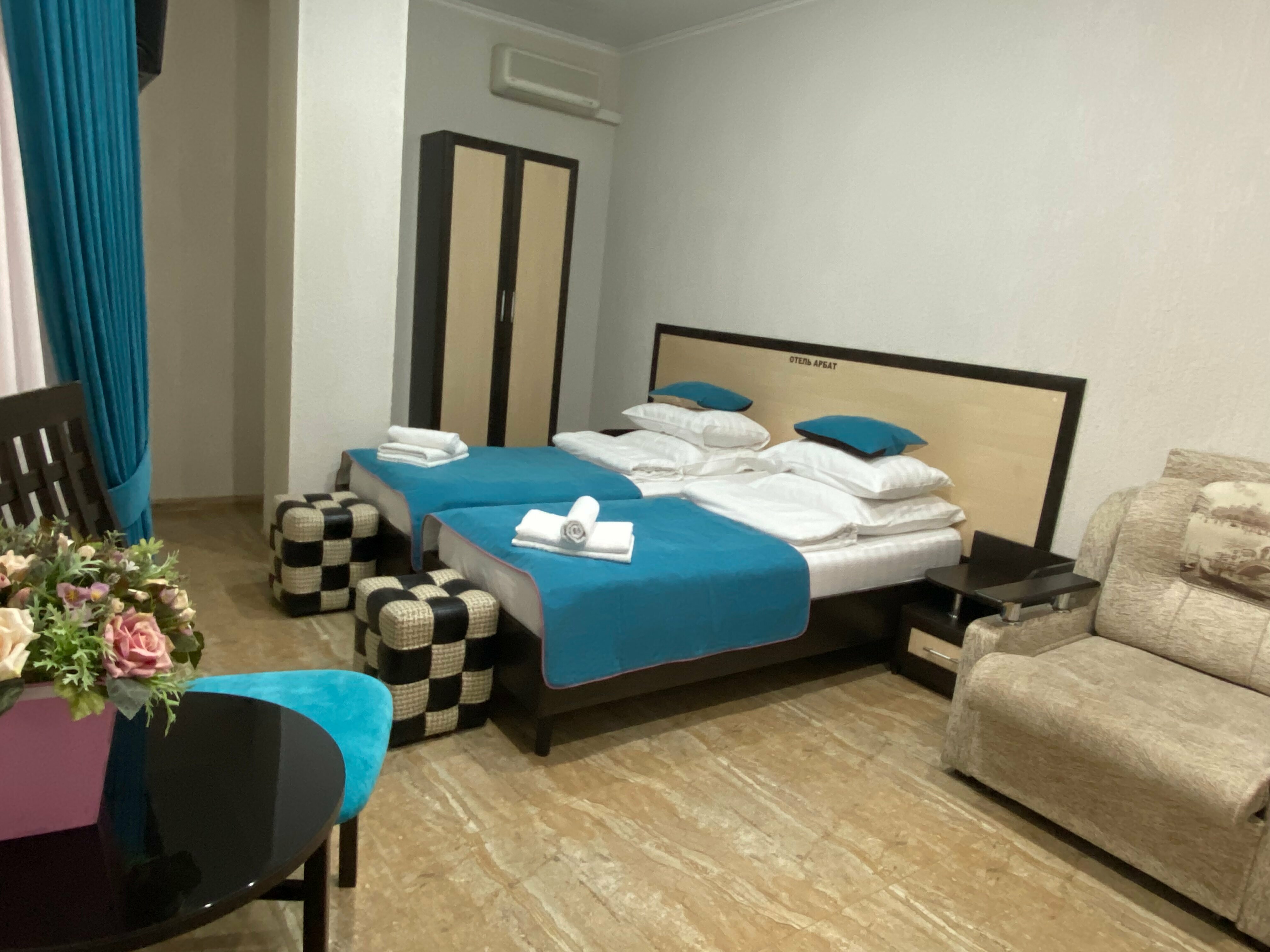 Двухместный номер с 1 кроватью или 2 отдельными кроватями и дополнительной кроватью