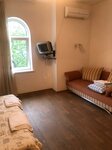Улучшенный трехместный номер с видом на море в Гостевой дом Ливадия