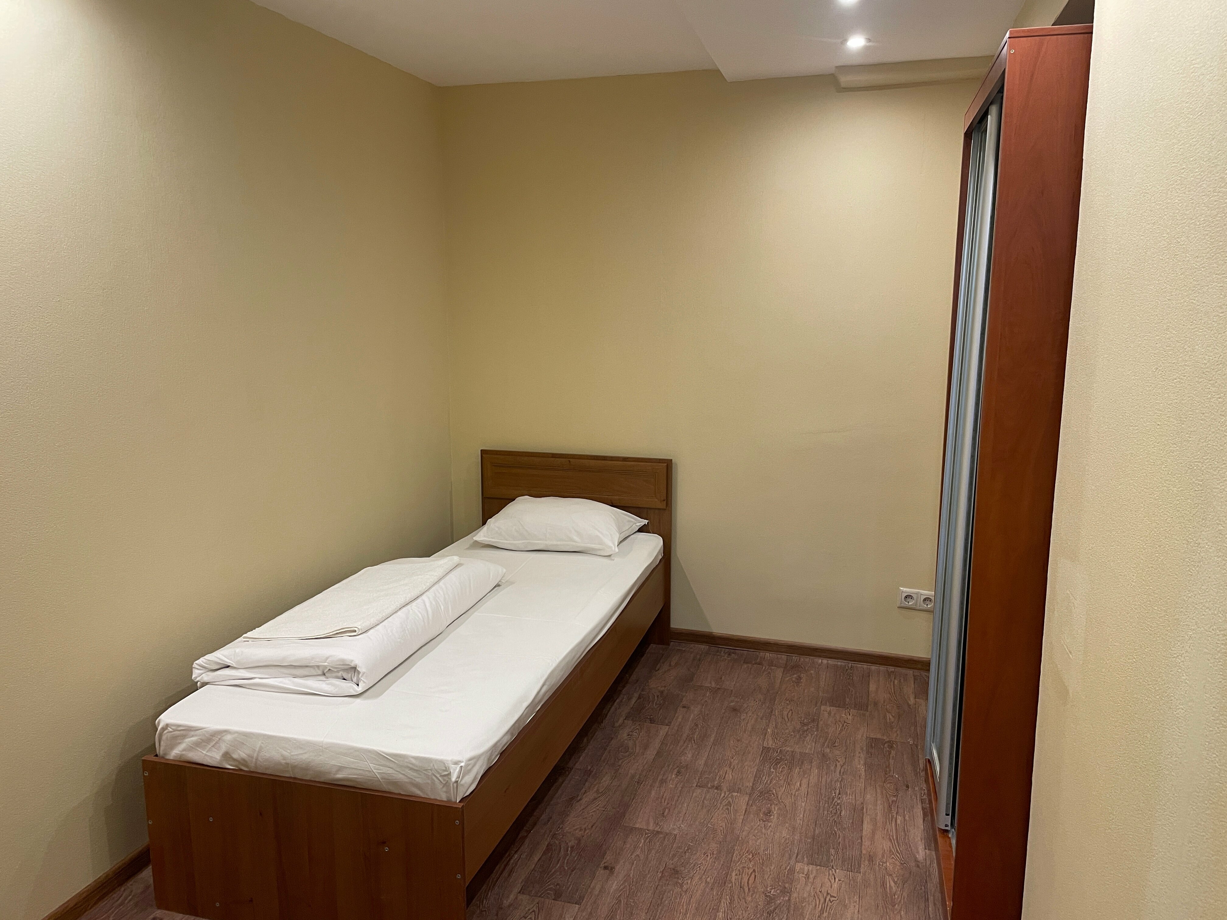 Одноместный номер с общим душем и туалетом