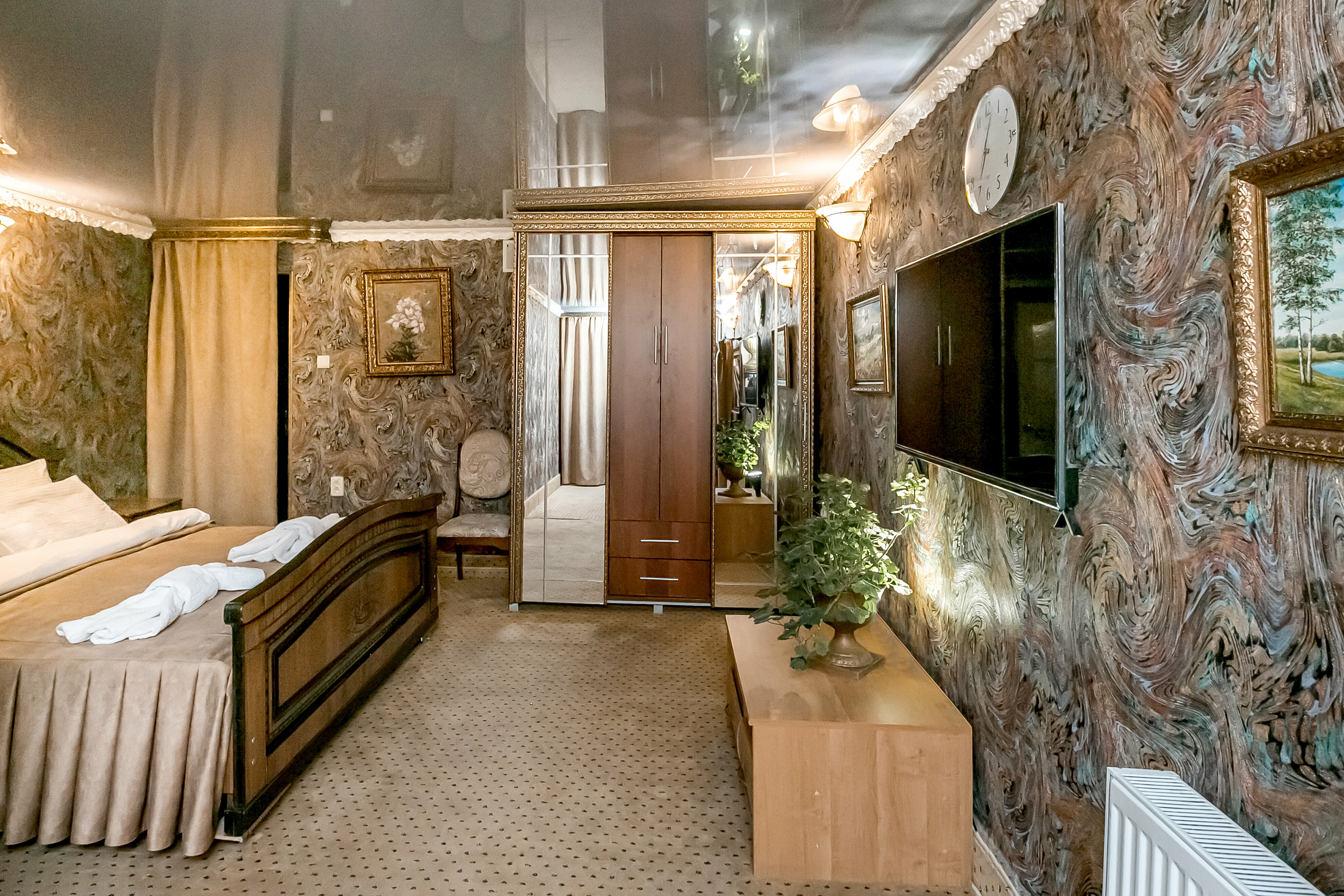 Номер Делюкс