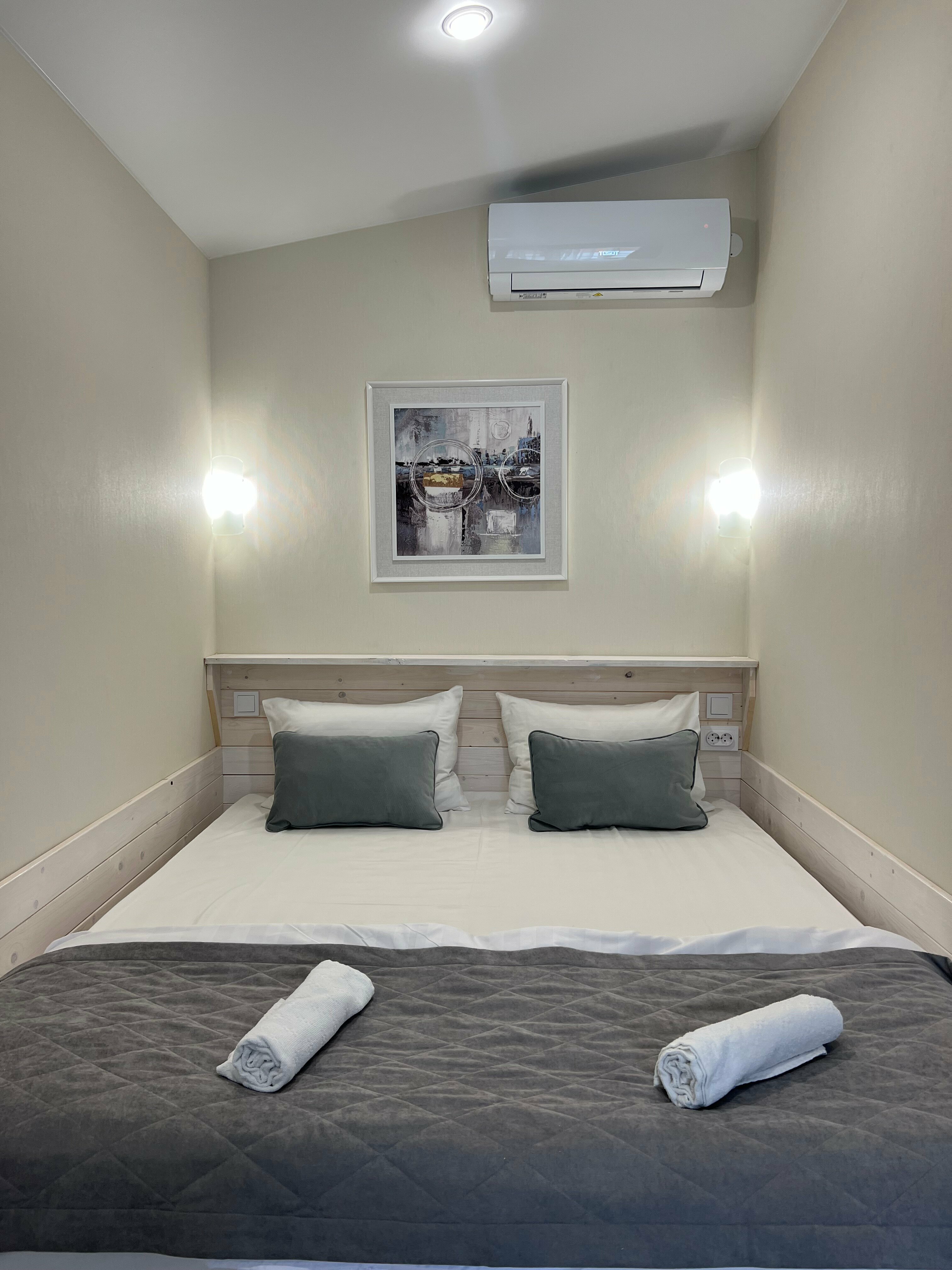 Домики с бассейном