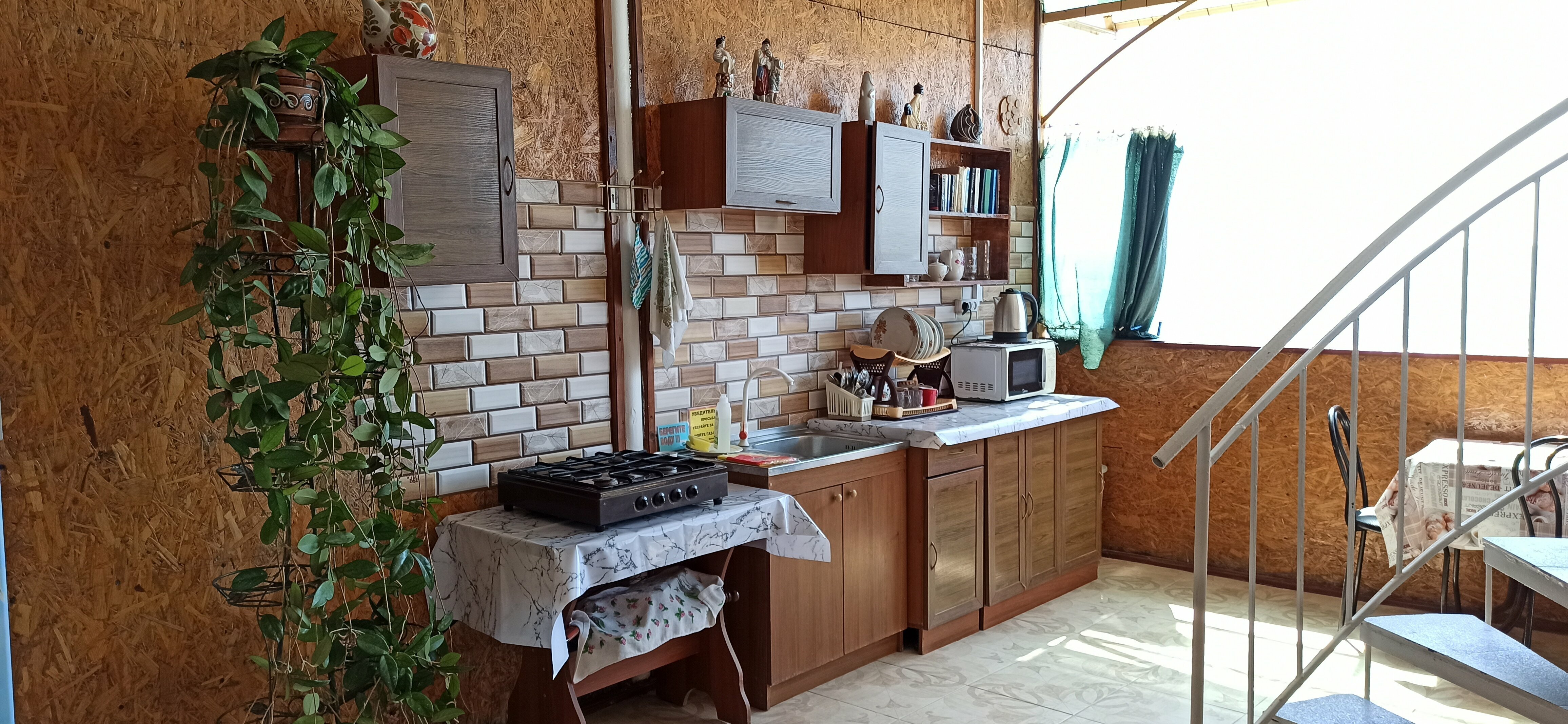 Двухместный номер с одной двуспальной кроватью + 1 дополнительная кровать для ребенка