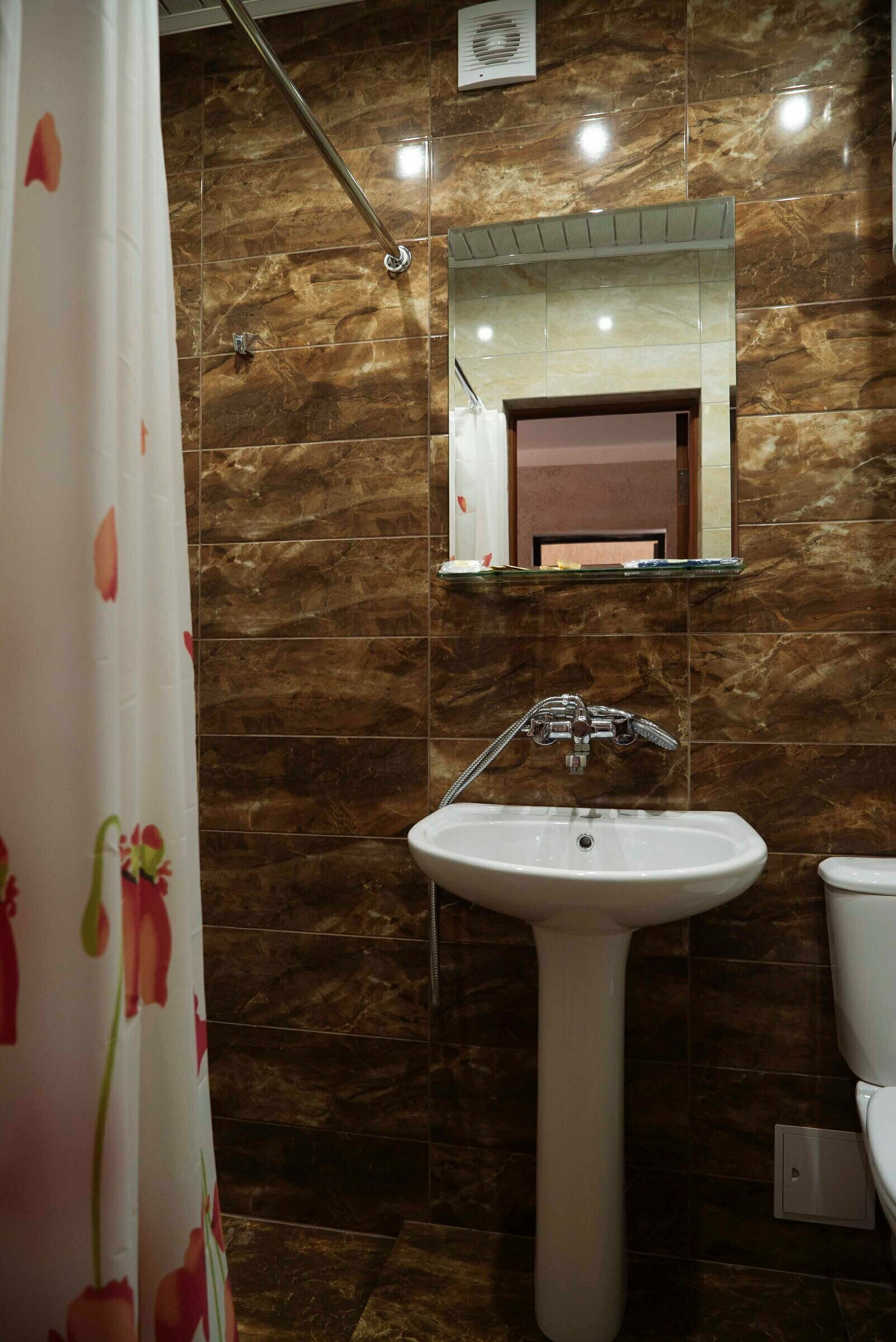 Улучшенный трехместный номер с видом на море