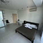 Люкс с видом на горы в Алушта на ладони