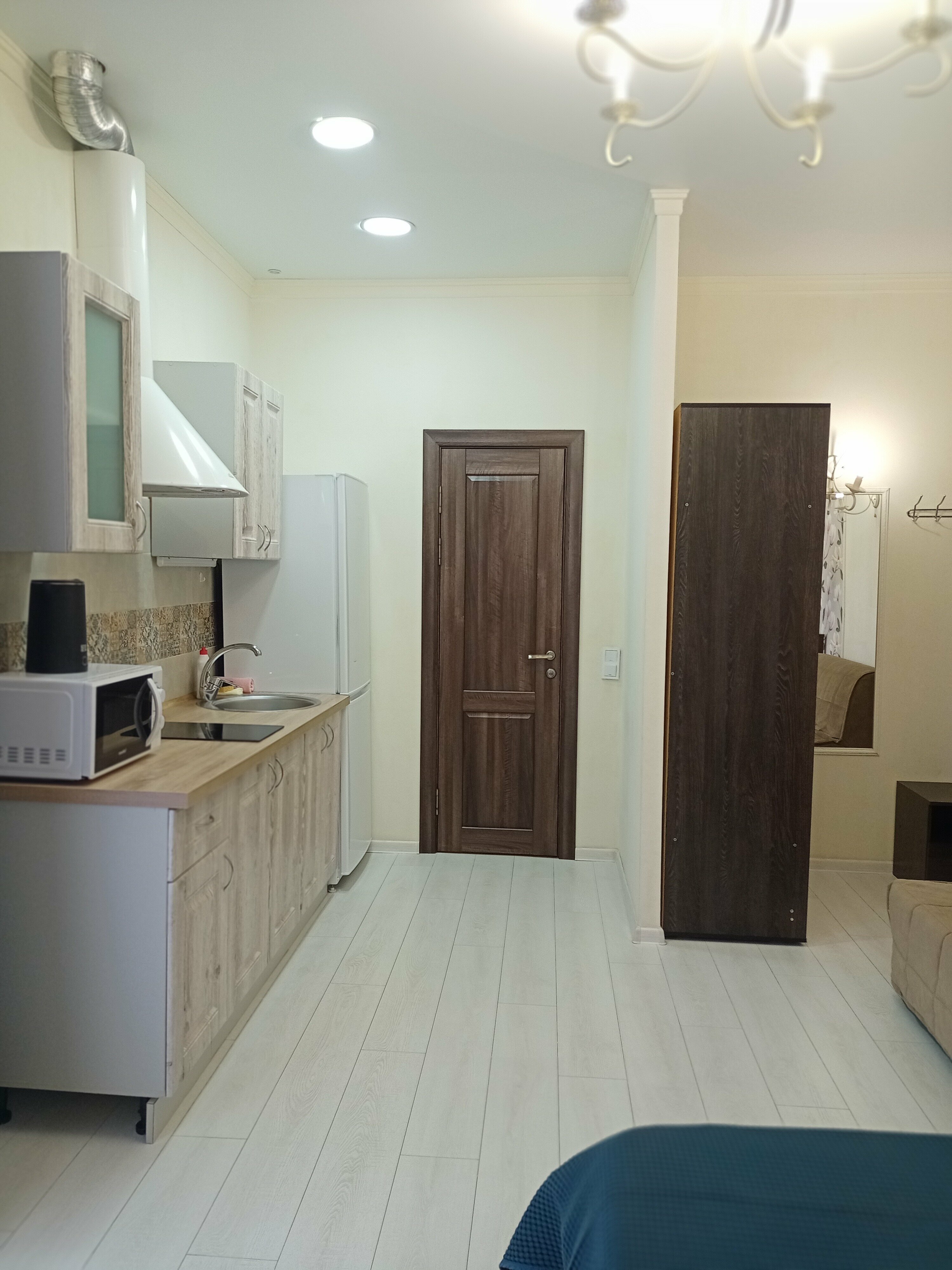 Номер-студия с кроватью размера «queen-size»