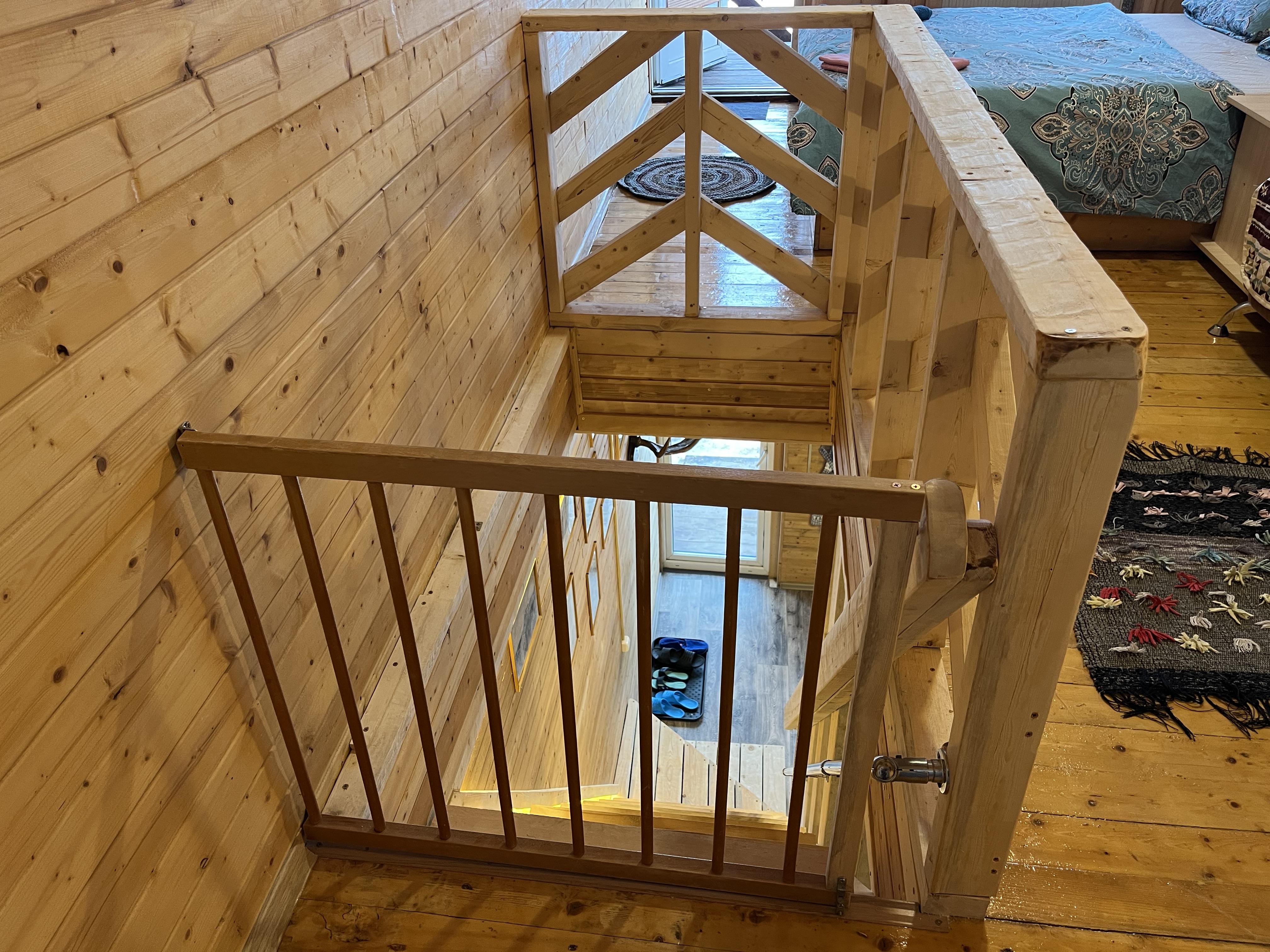 Семейный номер с видом на озеро