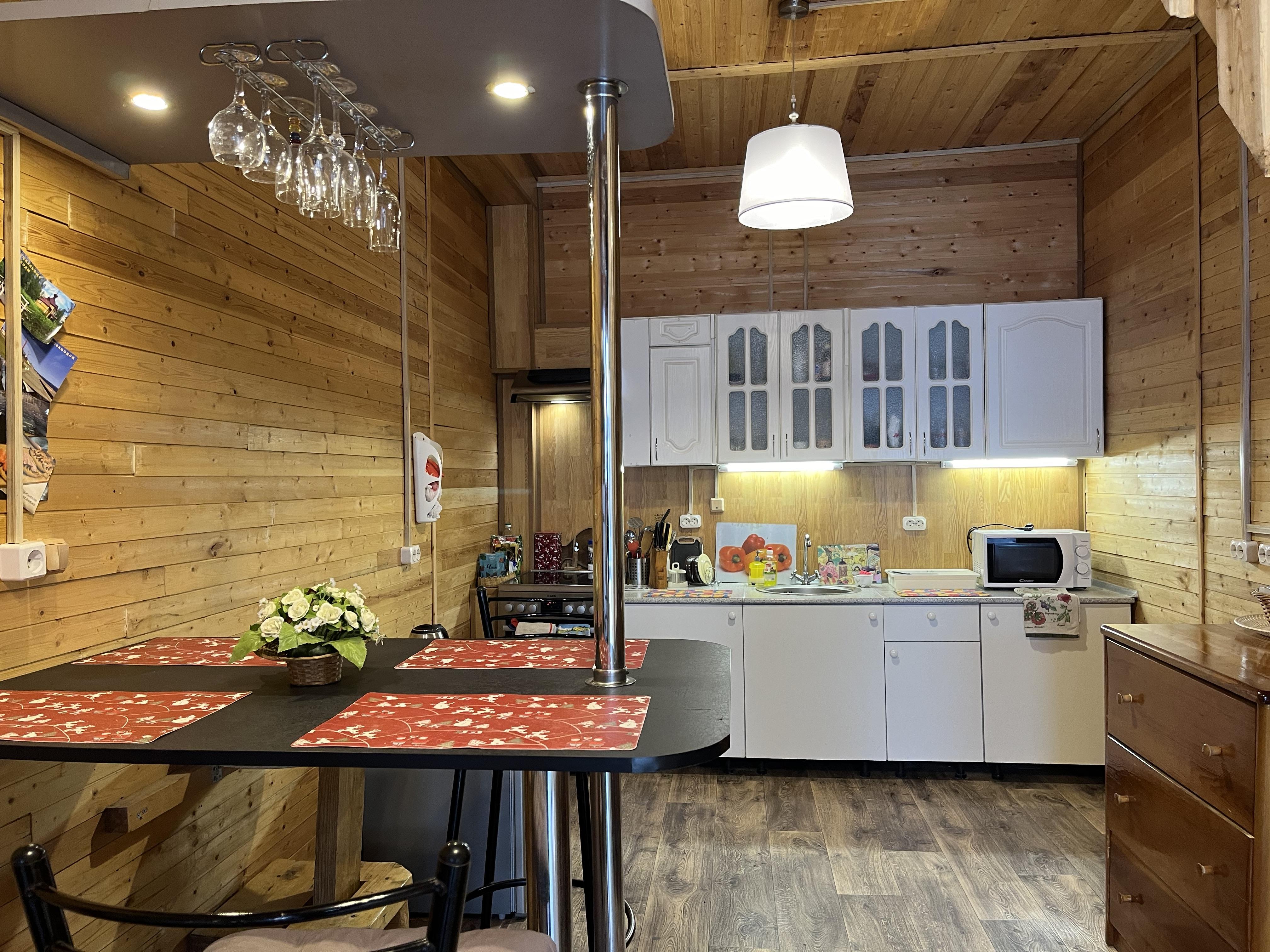 Семейный номер с видом на озеро