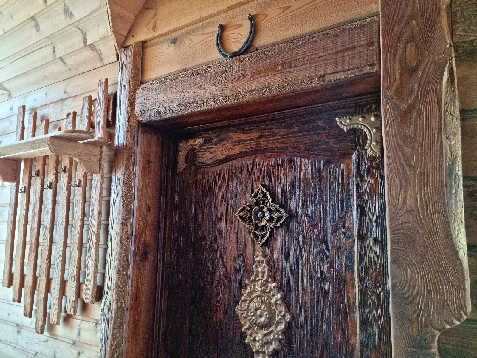 Двухуровневые трёхкомнатные апартаменты "Викинги"