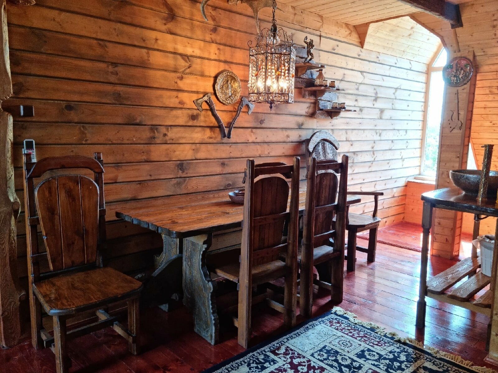 Двухуровневые трёхкомнатные апартаменты "Викинги"