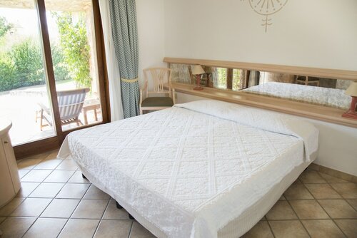 Triple Cottage (2 adults and 1 child) в Sant'Elmo Beach Hotel