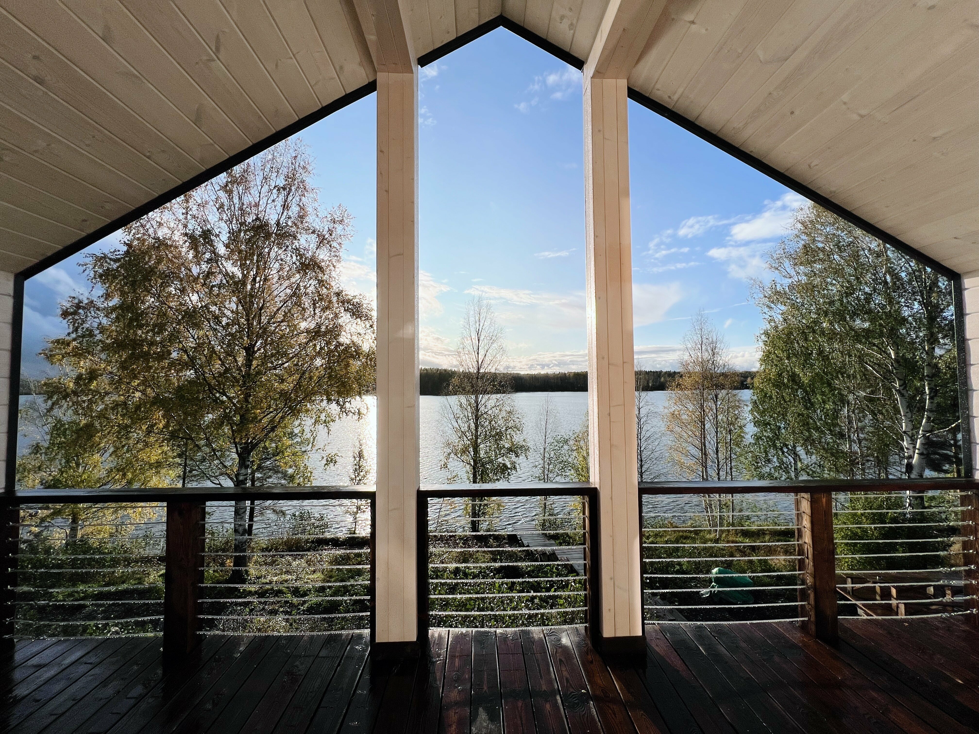 Дом с видом на озеро