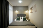 Двухместный номер с двуспальной кроватью и дополнительной кроватью в Династия