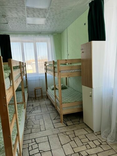 Шестиместный номер с двухъярусными  кроватями 204 в Уютный дом
