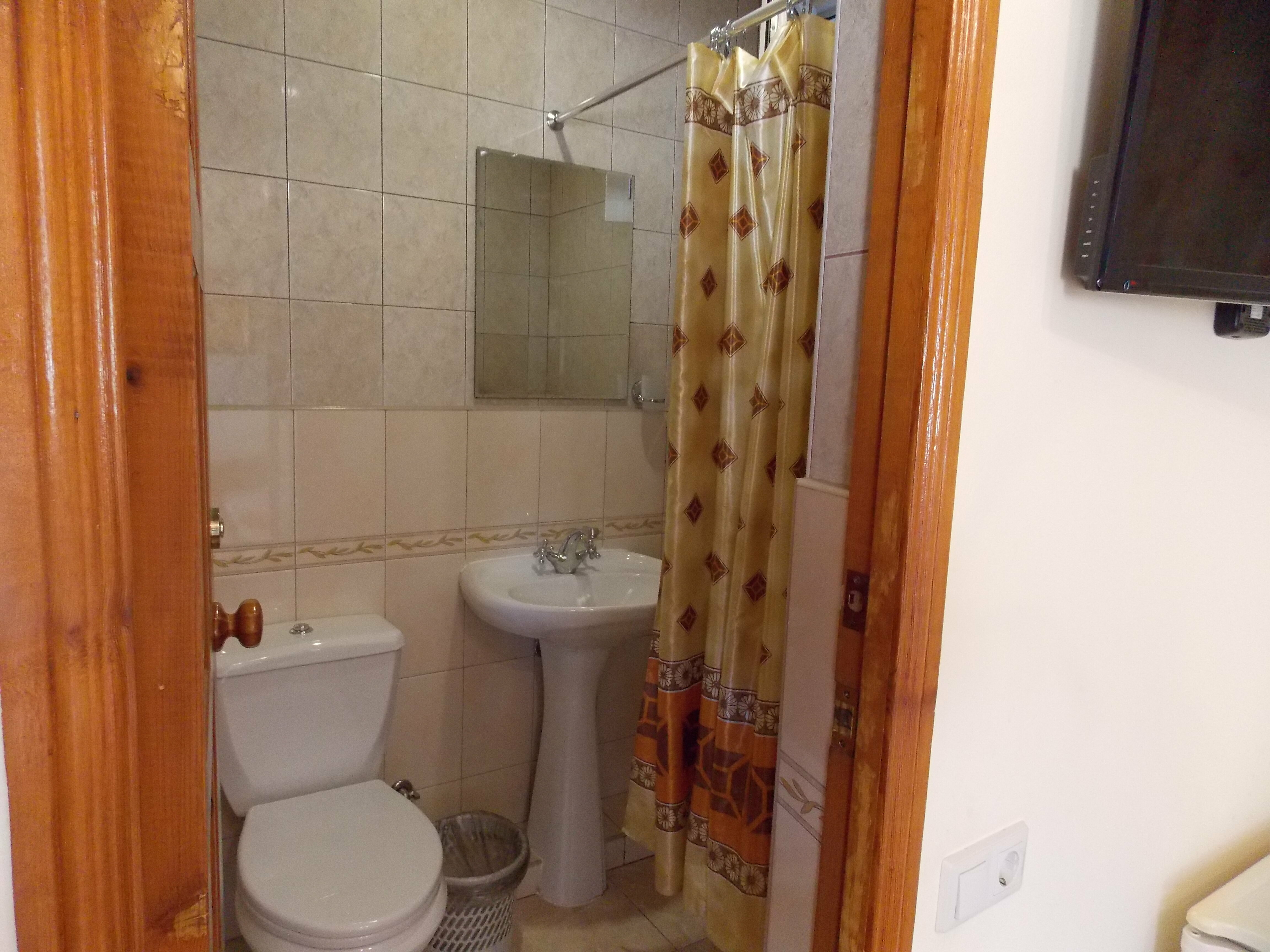 Двухместный номер с 2 отдельными кроватями и душем