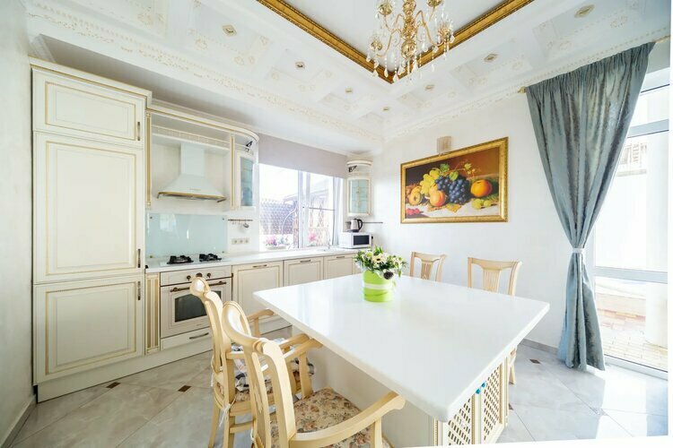 Дом с собственным бассейном