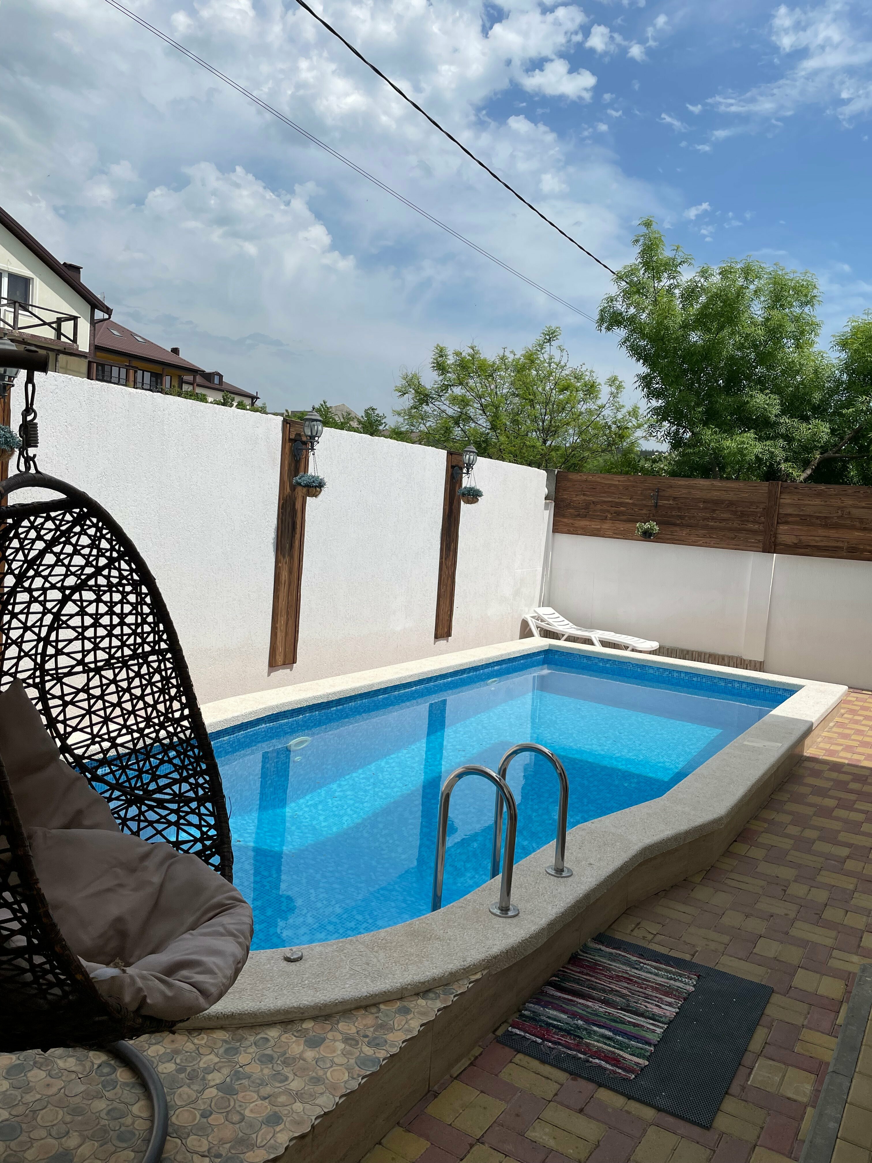 Дом с собственным бассейном