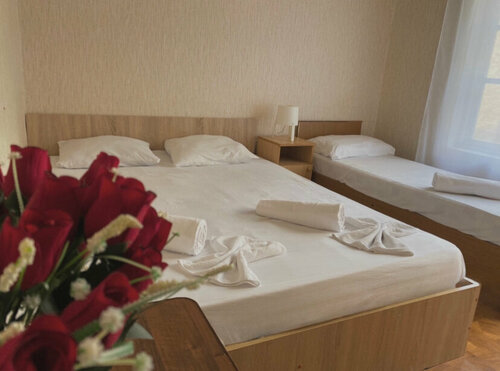 Трехместный номер «Комфорт» с душем в Хочу на море