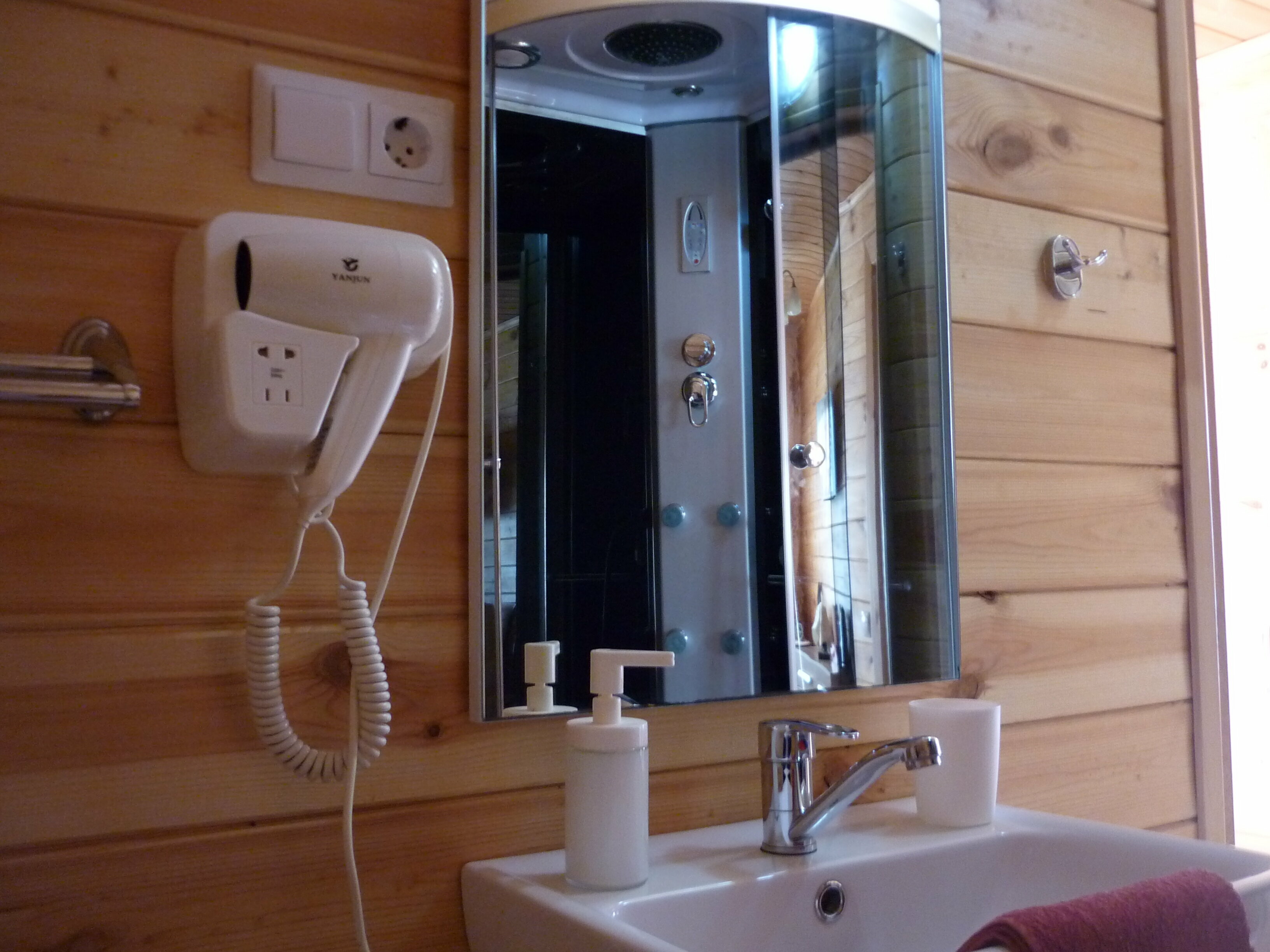 Мебелированная двухместная комната