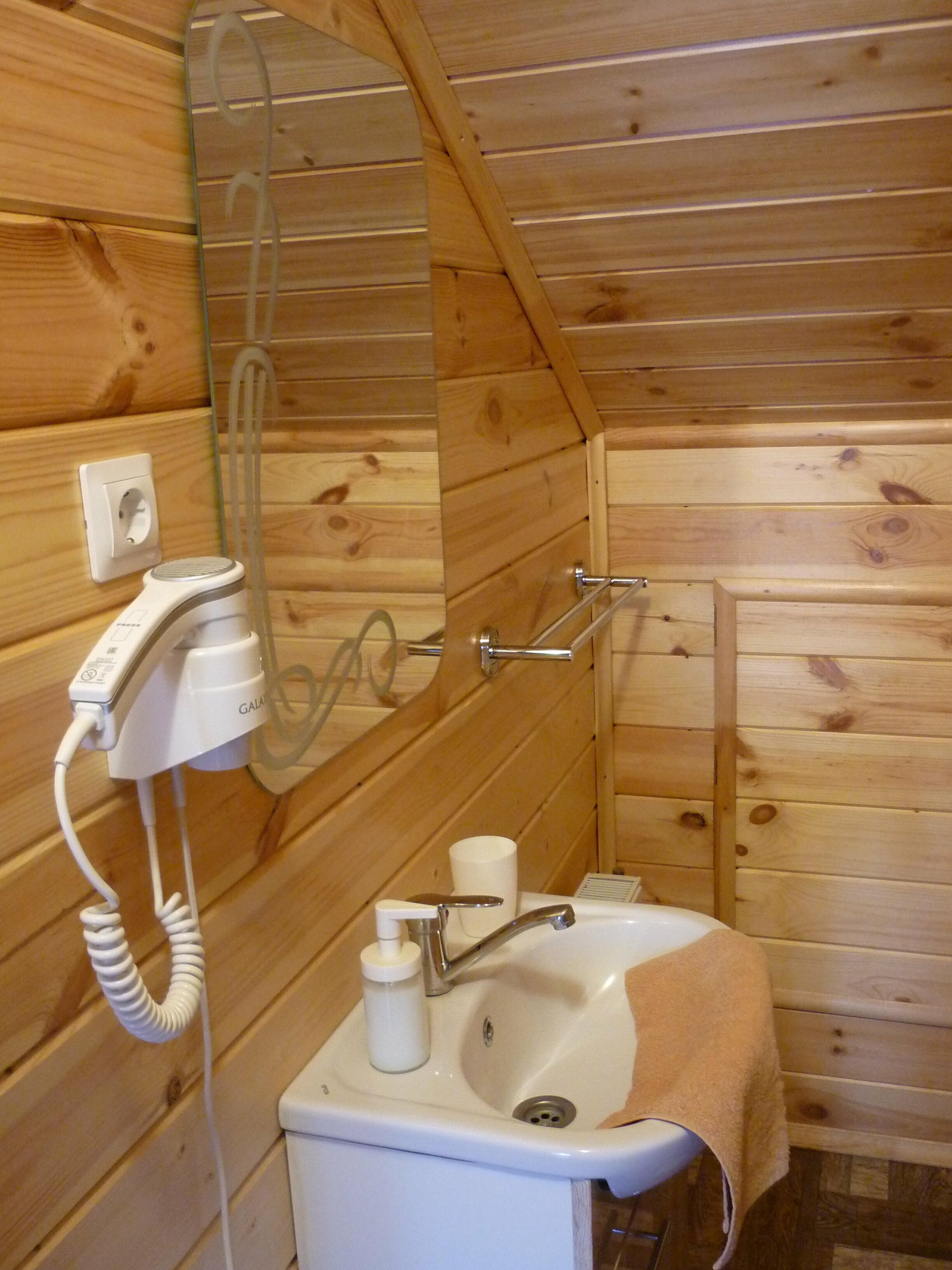 Мебелированная четырехместная комната