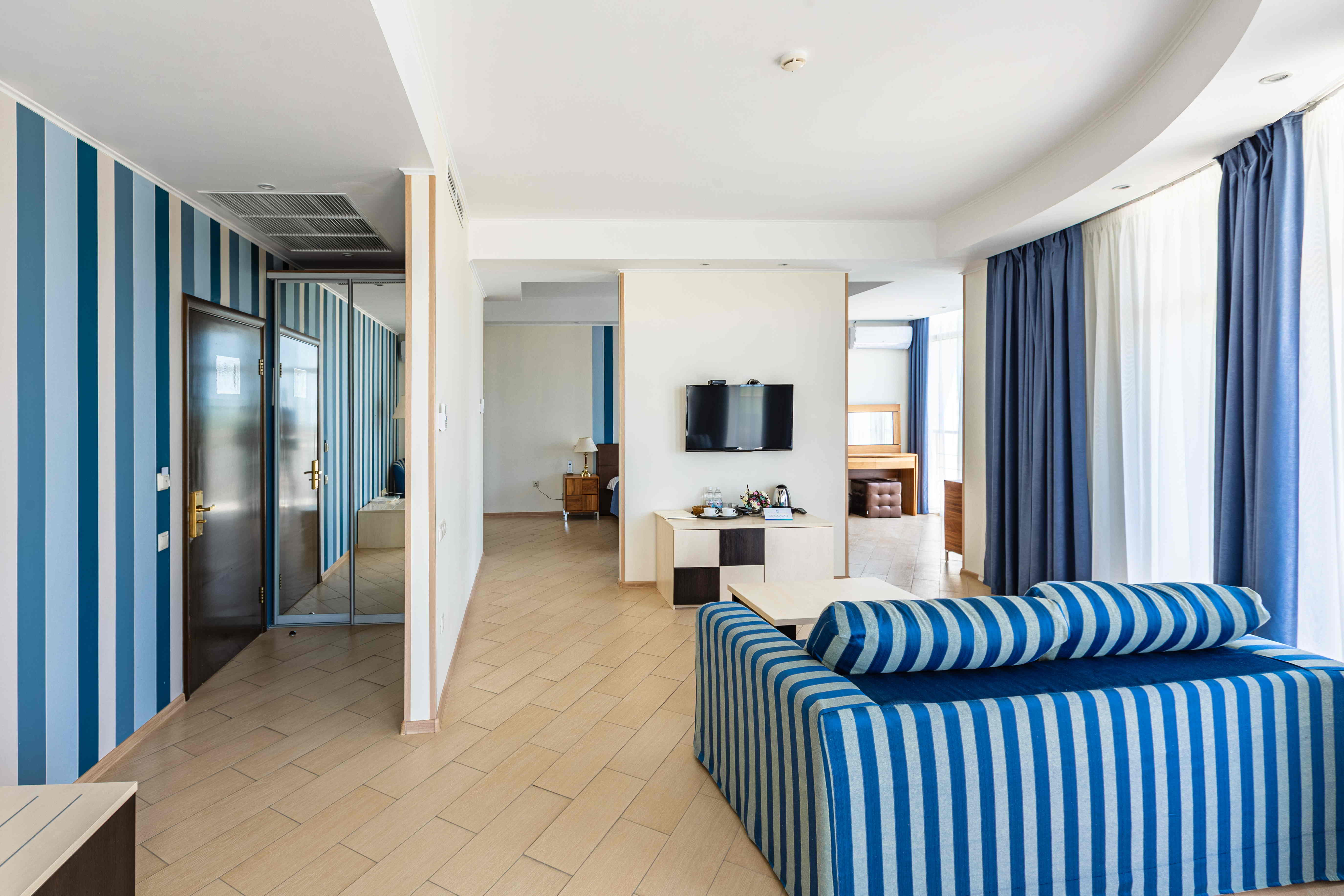 Номер-студия Делюкс