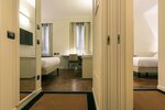 Четырехместный номер в 43 Station Hotel