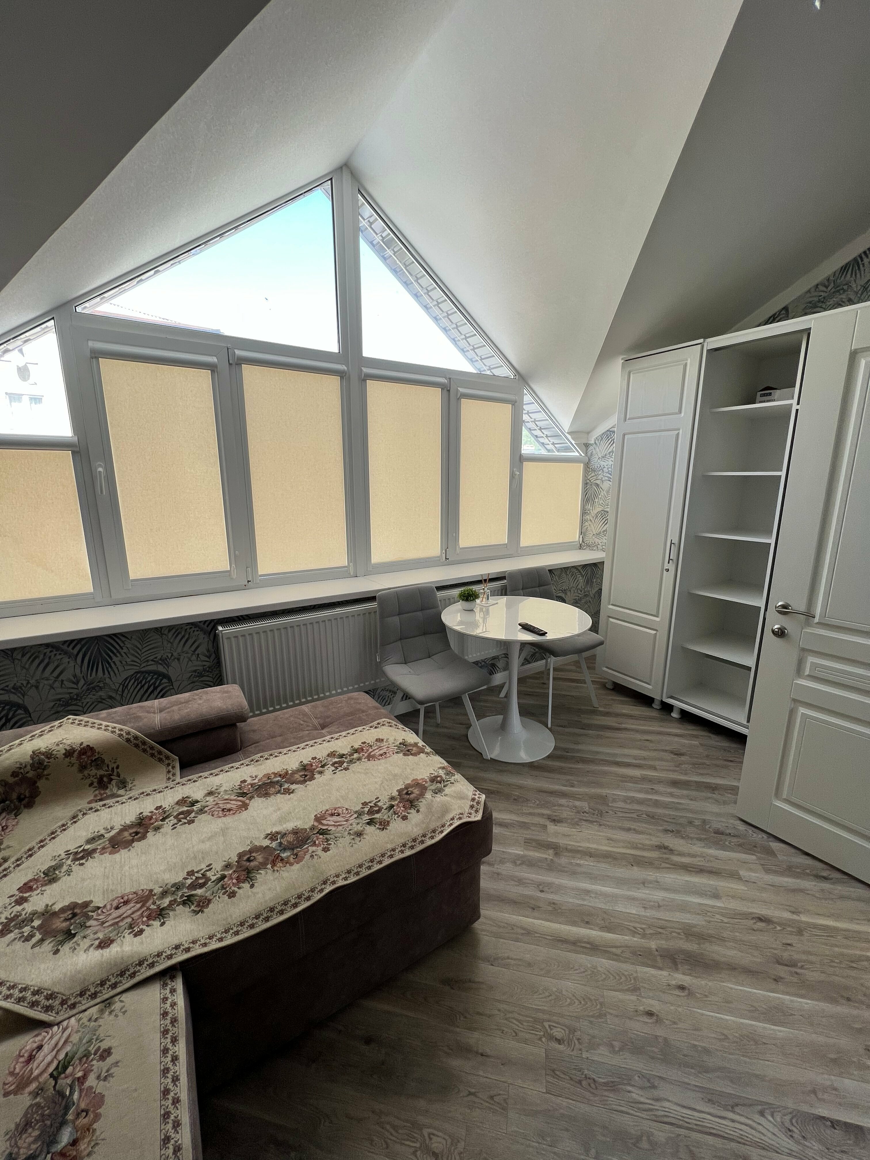 Cемейный номер с собственной ванной комнатой