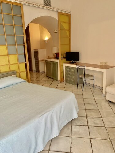 Улучшенный трехместный номер в Green Park Hotel