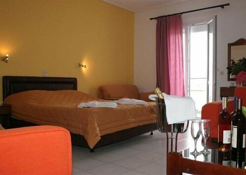 Двухместный номер с 1 двуспальной кроватью (1 Adult & 1 Child) в Samos Bay Hotel