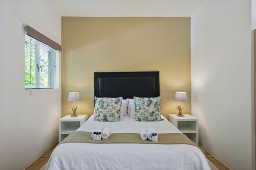 Номер «Комфорт», 1 спальня ( Queen Bedroom - African Sunset ) в Caza Beach Guesthouse
