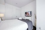 Улучшенный люкс, 1 спальня, кухня, вид на город в Canada Suites - 832 Bay St