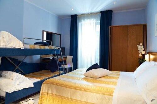 Четырехместный номер в Hotel Sirio