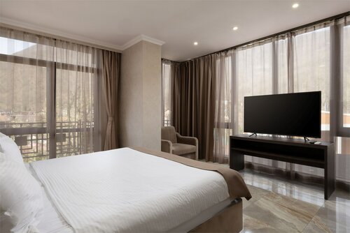 Делюкс с панорамными окнами в Alcont by Stellar Hotels