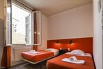 Двухместный номер «Эконом» с 2 односпальными кроватями, общая ванная комната в Chanteclair Hotel