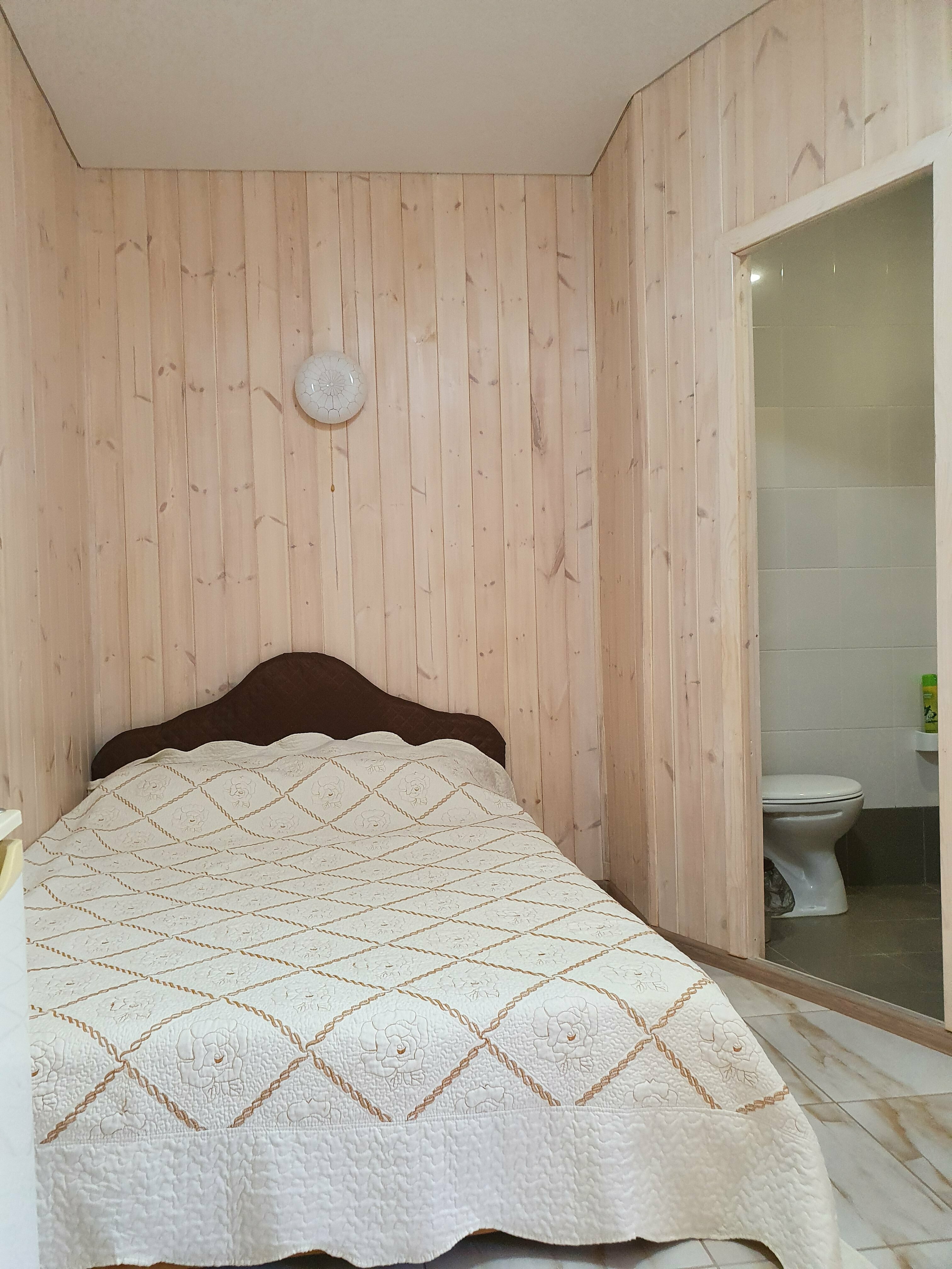 Двухместный номер с двуспальной кроватью и дополнительной кроватью