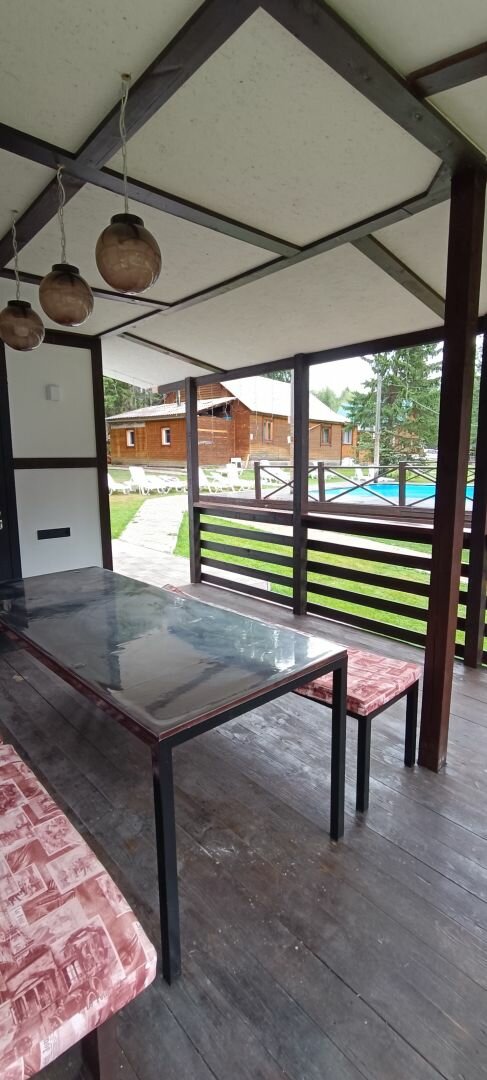 Коттедж с балконом