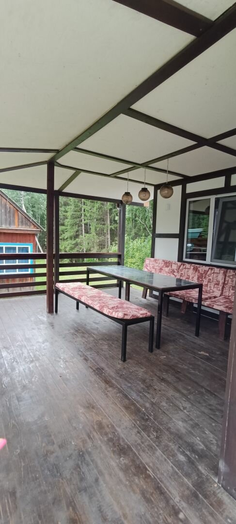 Коттедж с балконом