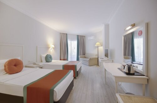 Семейный номер, 2 спальни, вид на горы в Miarosa Incekum Beach Hotel